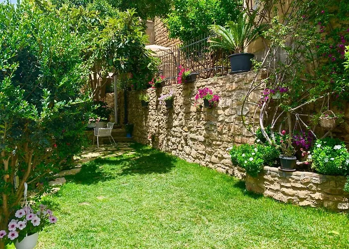 לינה וארוחת בוקר Giardino Delle Zagare 3*